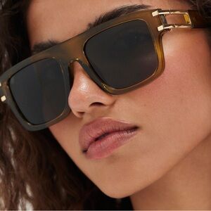 NWT Free People Summer Daze Aviator Sunglasses in Green